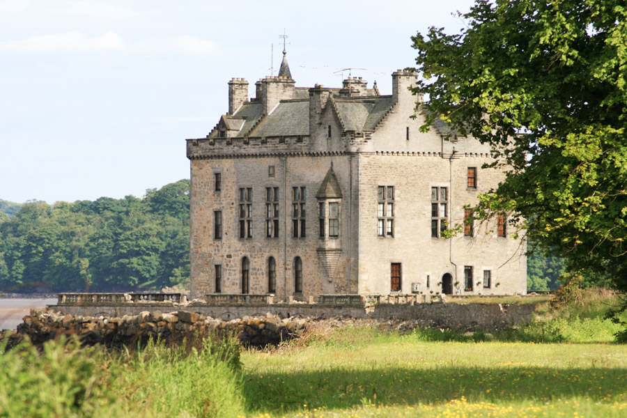 Barnbougle Castle Castle in Dalmeny, West Lothian Stravaiging